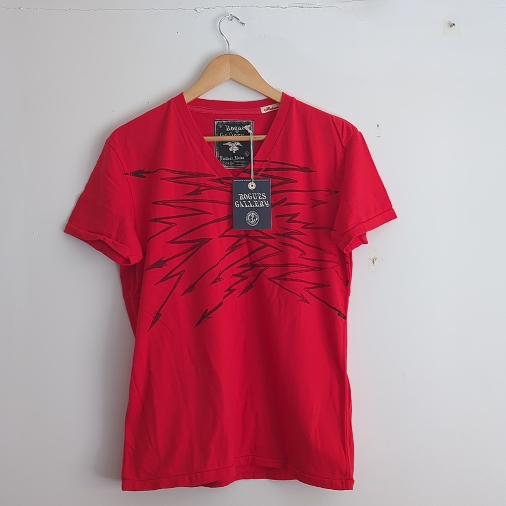 Vintage Rogues Gallery V-neck T-shirt: Arrow Design. USA